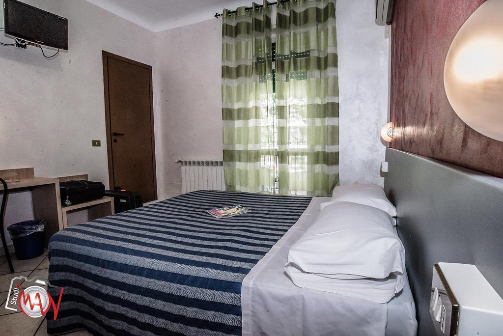 Hotel Bel Sit Милан Экстерьер фото